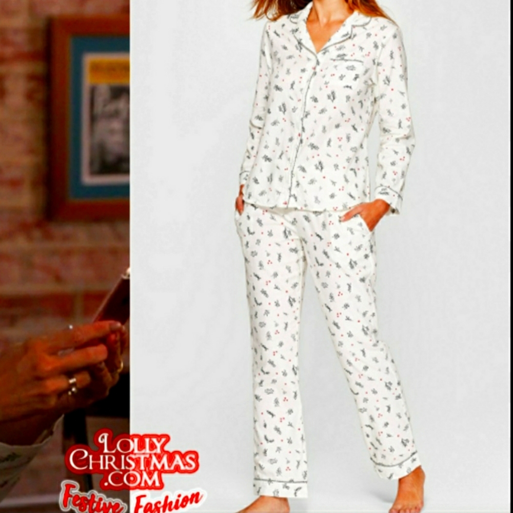 Gilligan and O'Malley holly berry christmas pajama set. 100% cotton medium